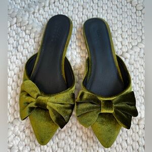ASOS Velvet Greet Bow Flats Size 6